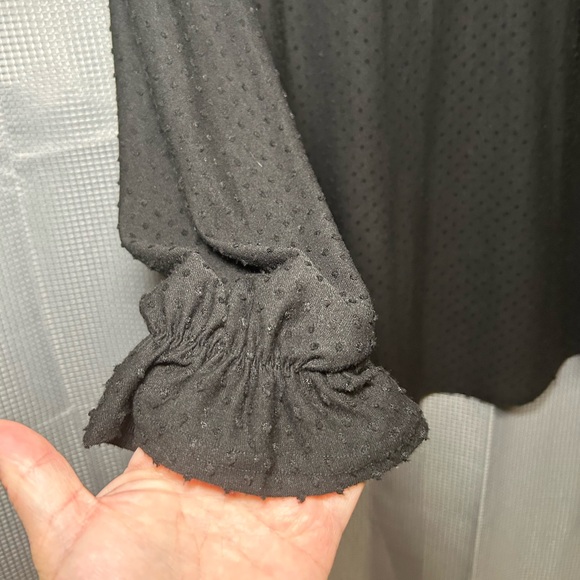 Reb n J Textured Blouse - Picture 2 of 7